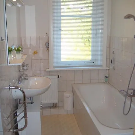 Apartment Mit Terrasse Und Parkplatz In Zweifamilienhaus